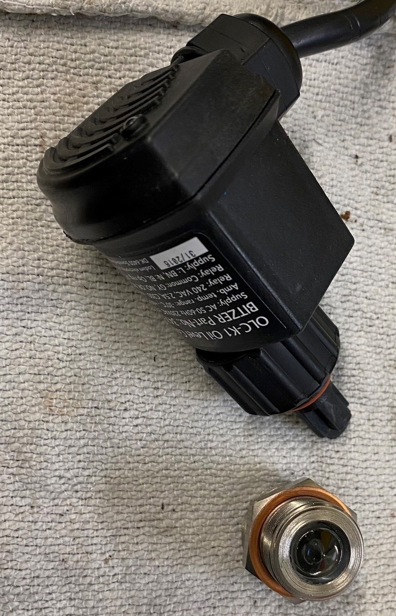 OLC-K1: opto-electronic unit (part no. 347 317 06) and prism unit (example)