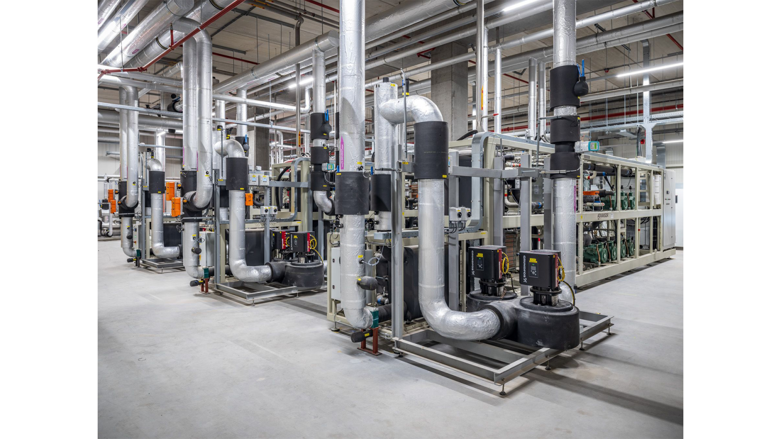 Advansor SteelXL units with ECOLINE+ and ECOLINE ME CO₂ compressors  