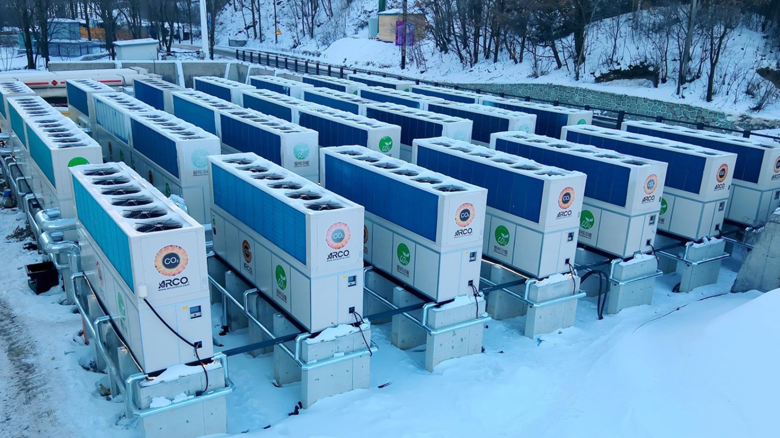 Heat pumps in side view