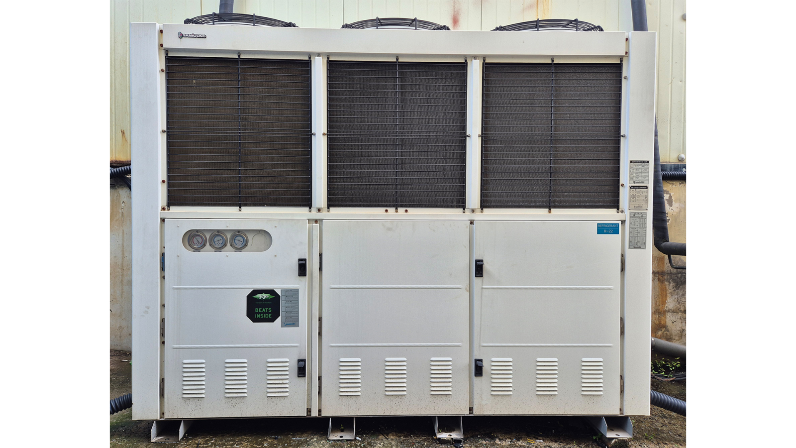 Air-cooled condensing unit at Geochang Refrigeration’s ice factory