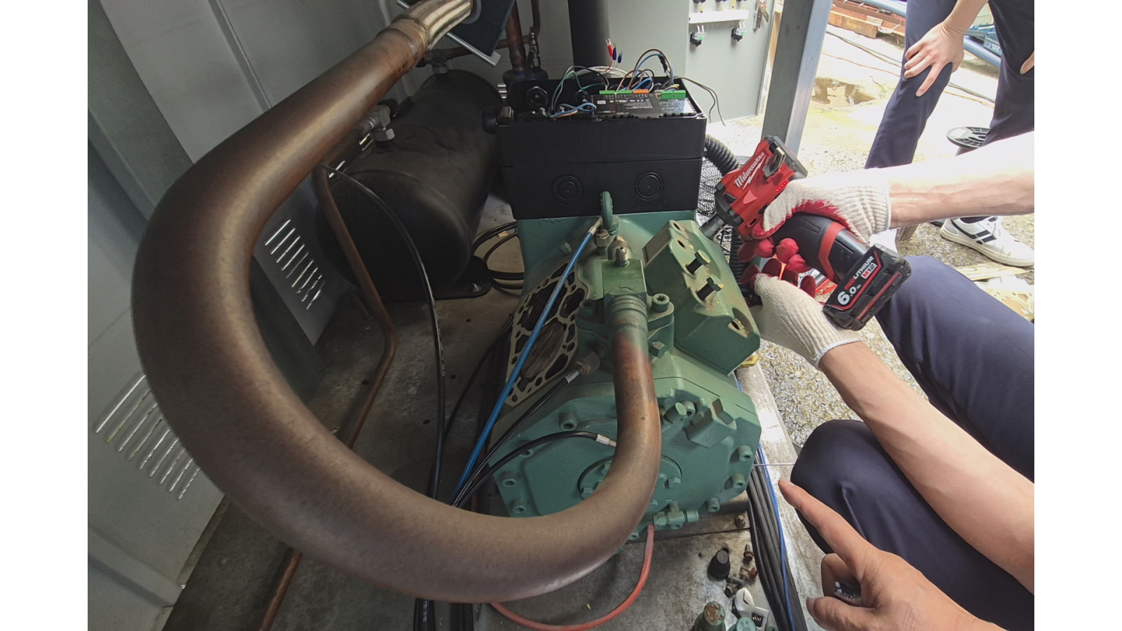 With the BITZER ENERGY KIT, the mechanical capacity control VARISTEP could be easily retrofitted