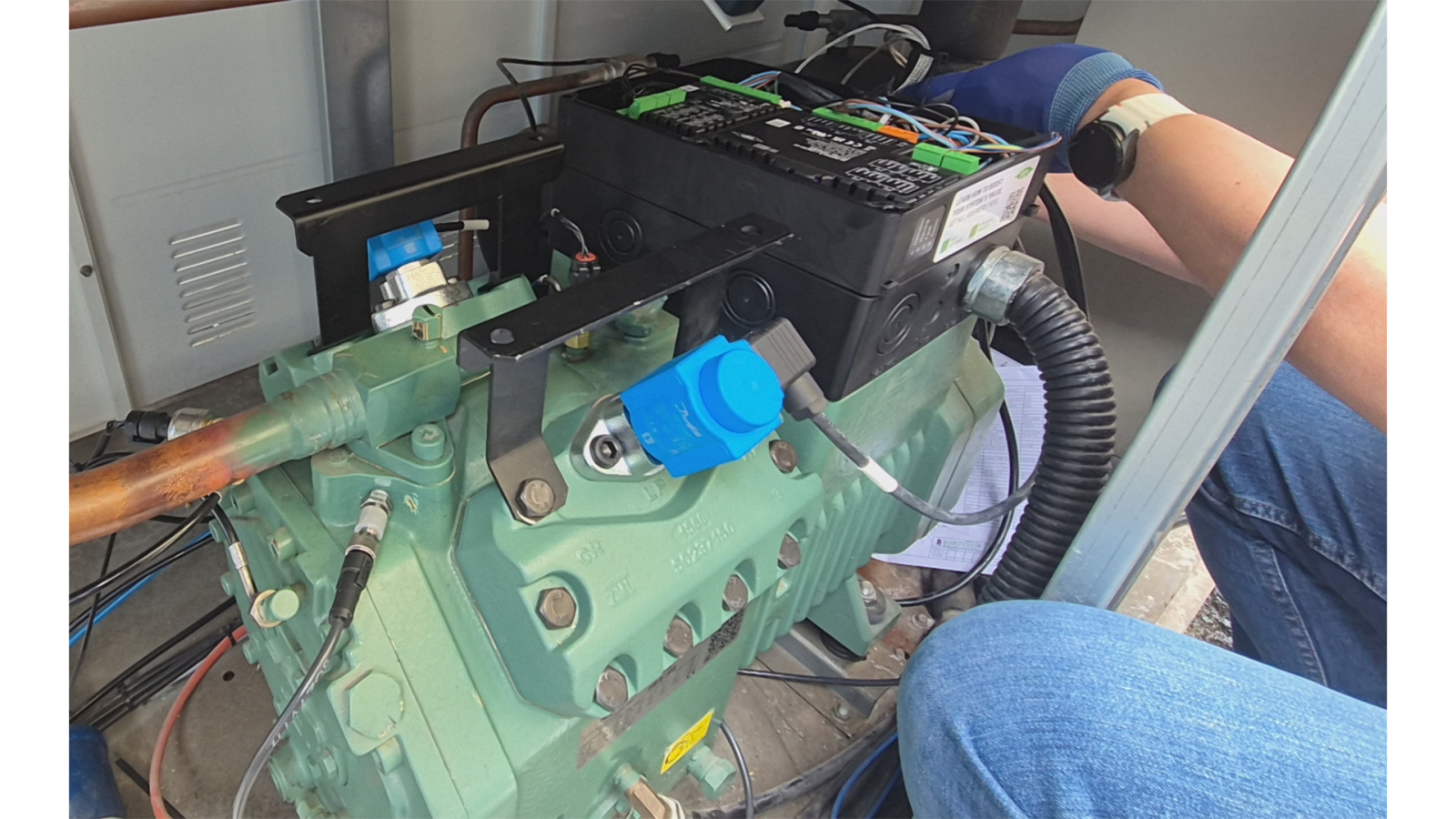 With the BITZER ENERGY KIT, the mechanical capacity control VARISTEP could be easily retrofitted